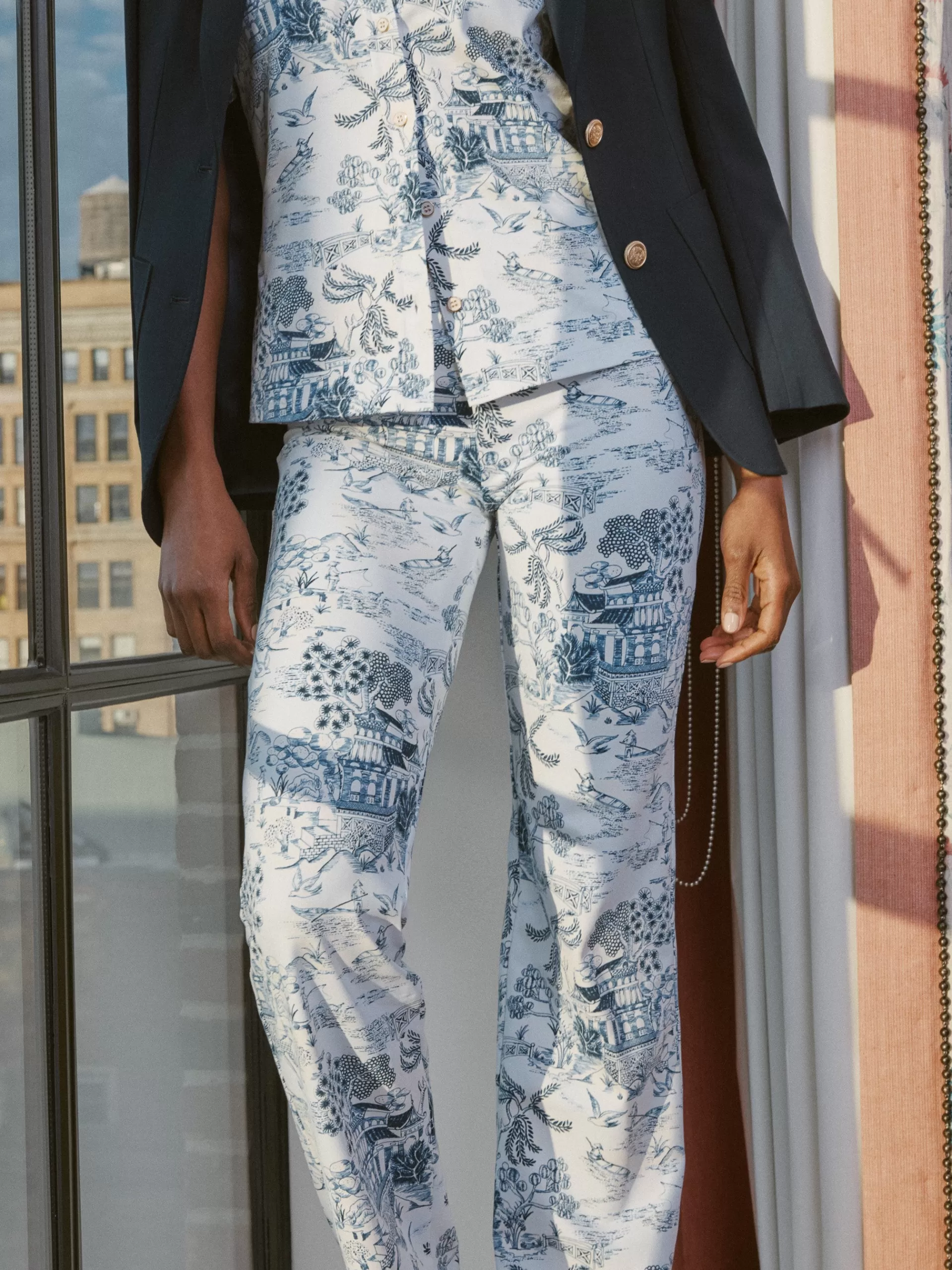 Best J. McLaughlin Carmel Pants In Chinoiserie Toile Off White/Denim Blue