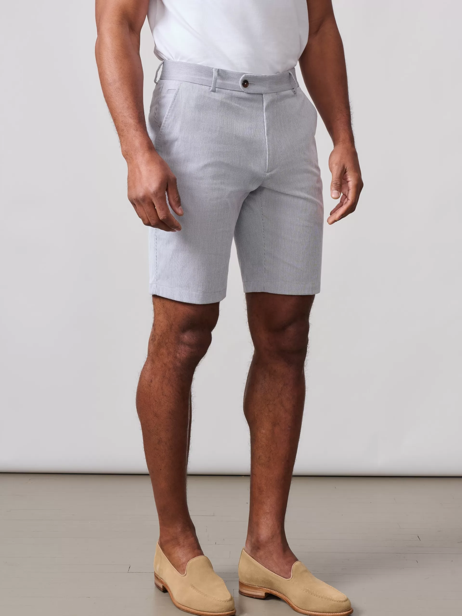 Discount J. McLaughlin Oliver 9" Shorts In Pinstripe White/Navy