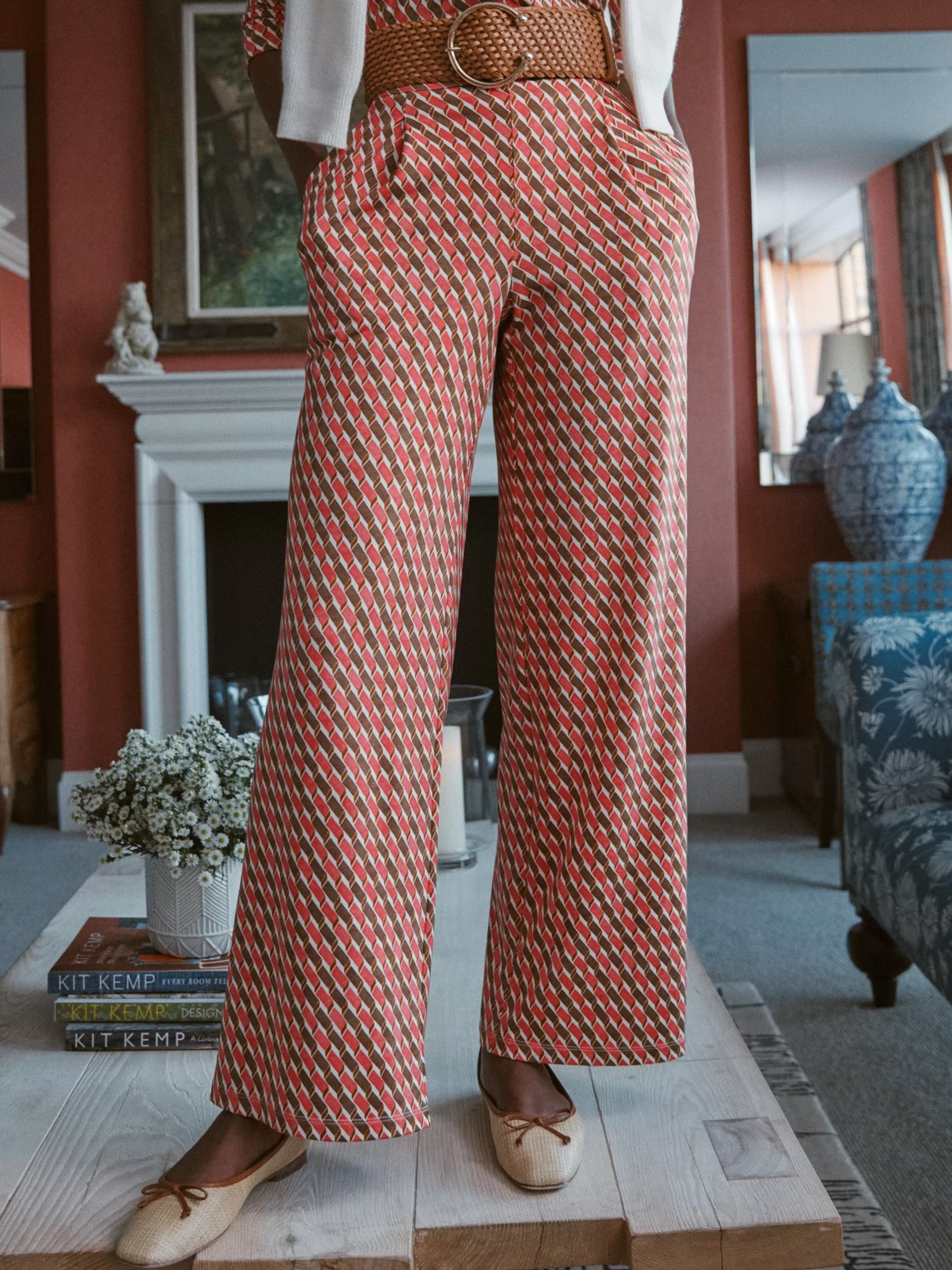 Shop J. McLaughlin Pasha Pants In Mini Fernwood Geo Coral/Brown